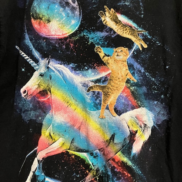 ❌❌❌SOLD❌❌❌Fruit of the Loom Unisex Cats, Unicorn & Moon 3D Print Shirt Sz-L - Picture 2 of 4
